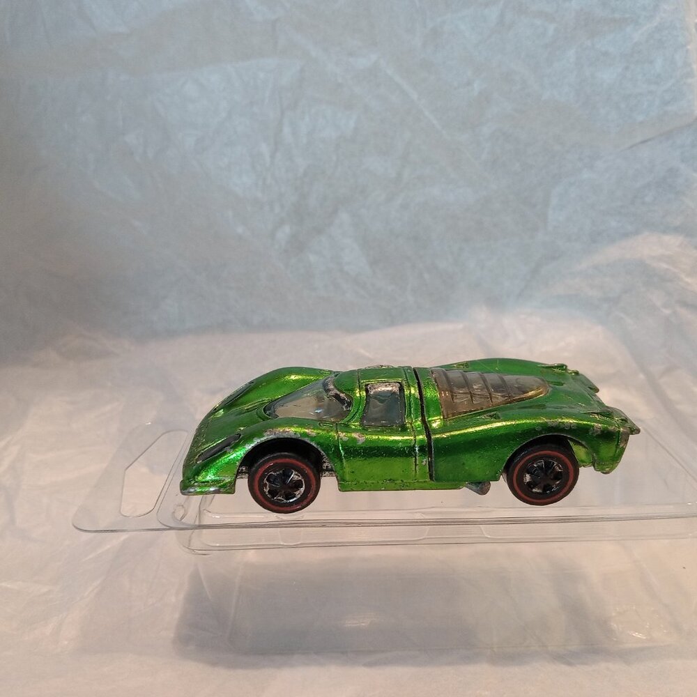 Hot Wheels Redline Porsche P-917 Apple Green - Picture 2 of 7